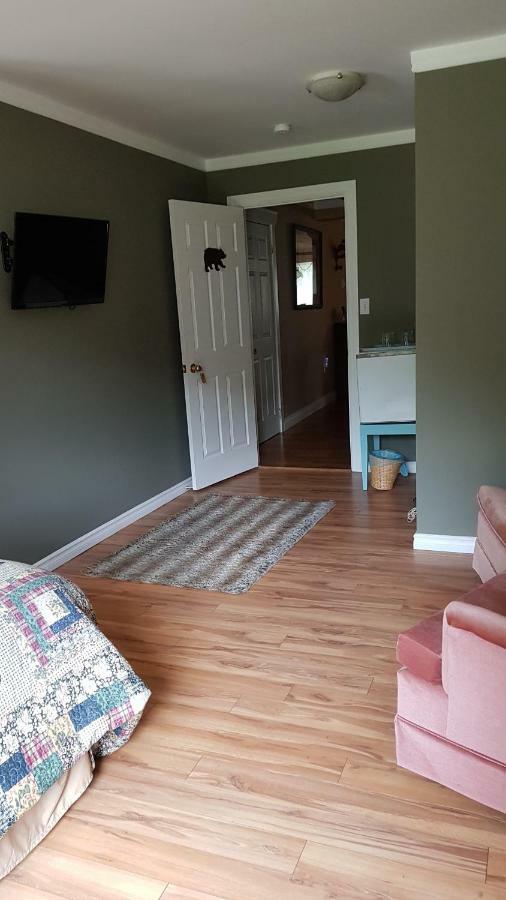 Bear & Butterfly Bed And Breakfast Gravenhurst Dış mekan fotoğraf